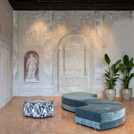 Palazzo De Polo Hotel 4*