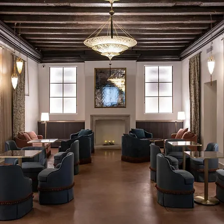 Palazzo De Polo Hotel 4*