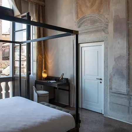 Hotel Palazzo De Polo 4*
